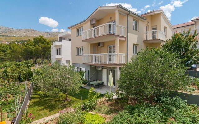 Awesome Home in Podstrana With Wifi and 1 Bedrooms