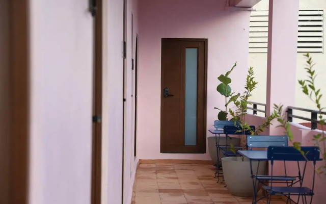 Room 10: Cozy Urban Hideaway in Arts District