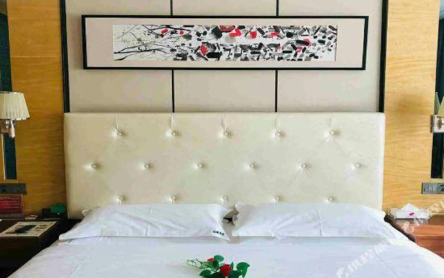 Pinwei International Holiday Hotel