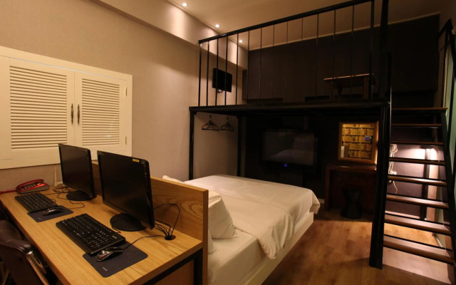 Zip Hotel