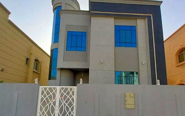 Modern Villa in Ajman 5master rooms