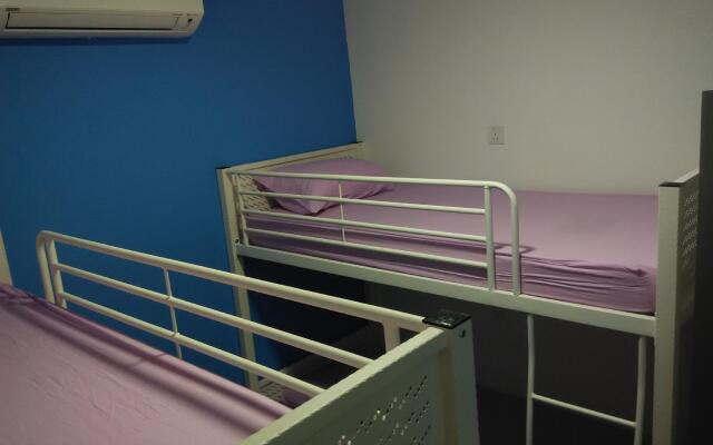 Moon Eleven Hostel Airport Transit - KLIA