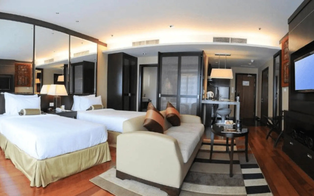 MiCasa All Suite Hotel
