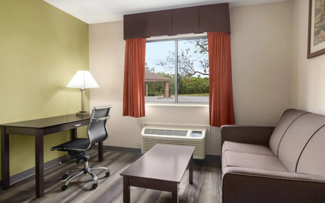 Baymont by Wyndham Monroe