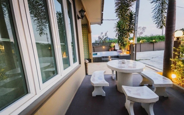 Bansansabuay Hua Hin Pool Villas