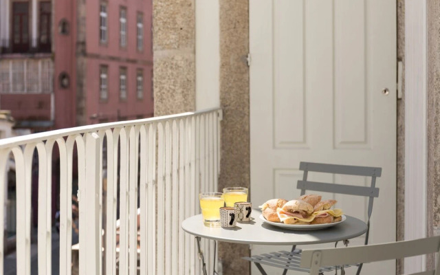 Bright & Spacious Sanctuary in the Center of Porto