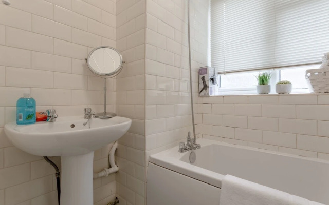 Lovely Wimbledon Family Apartment
