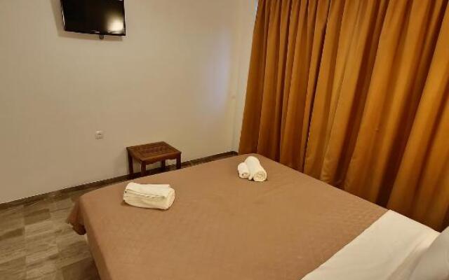 Alexandra Apartment 13
