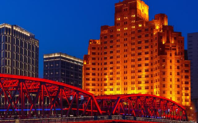 Broadway Mansions Hotel - On the Bund
