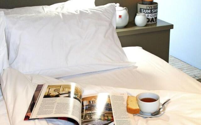 Suite 9 The Village