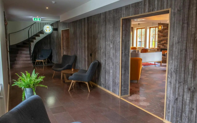 Arctic River Lodge
