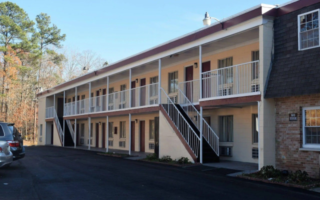 Fort Eustis Inn