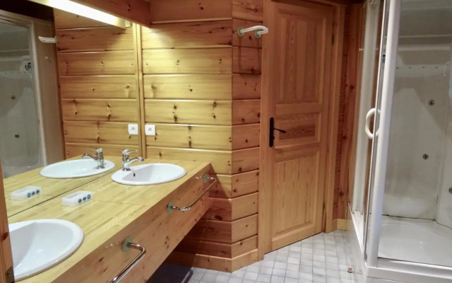 Chalet Demi-Quartier, 7 pièces, 14 personnes - FR-1-560-36