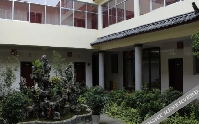 Shuangfu Hostel