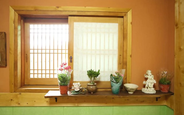 Jeonju Gangryeongjeon Guesthouse