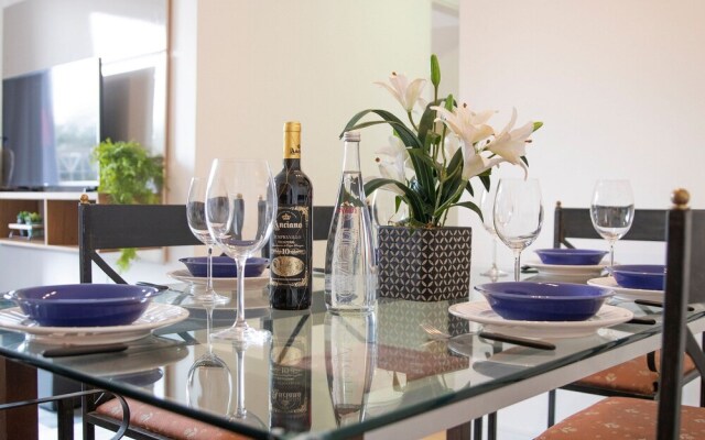 3 Bedrooms - Modern - Close to the Mall