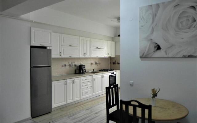 Lovely Apartment 2 Room Palas Mall