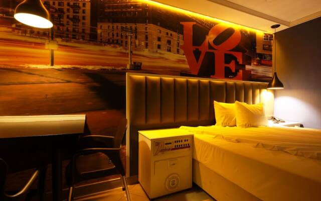 Adrenalina Hotel - Adults Only