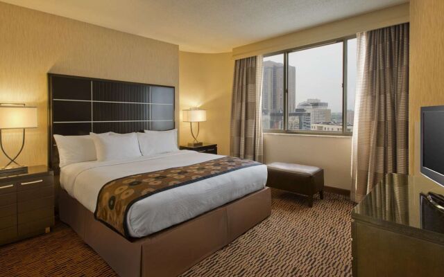 DoubleTree Suites by Hilton Hotel Minneapolis