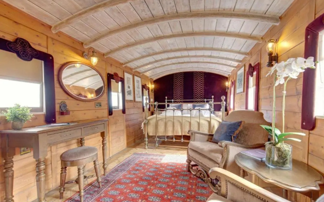 The Railway Hotel by Barefoot Retreats