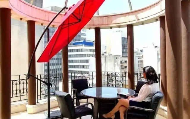 Q Hotel