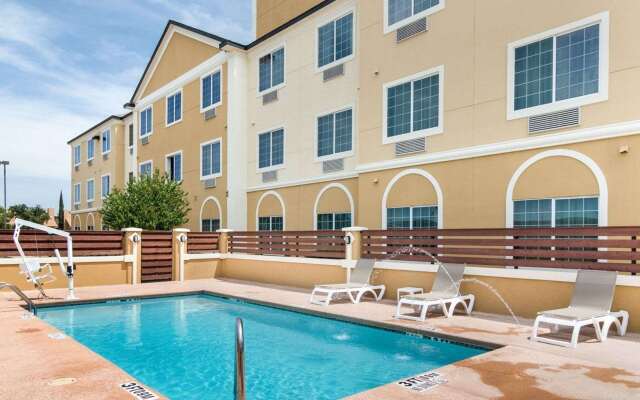 Comfort Suites Odessa near University