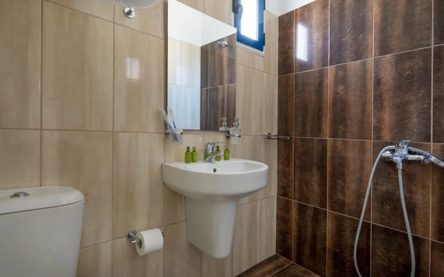 John Akroyiali rooms