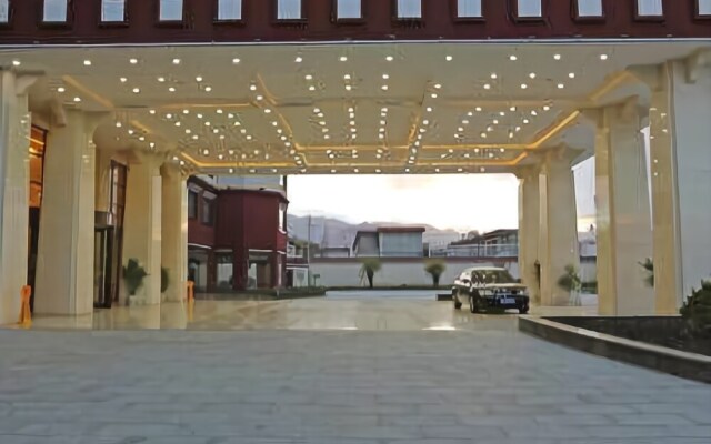 Lanze Holiday Hotel