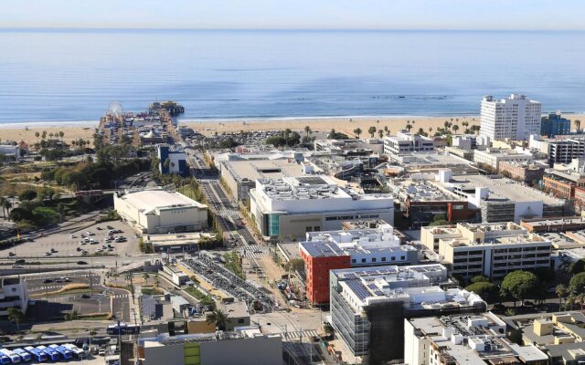 Courtyard by Marriott Santa Monica