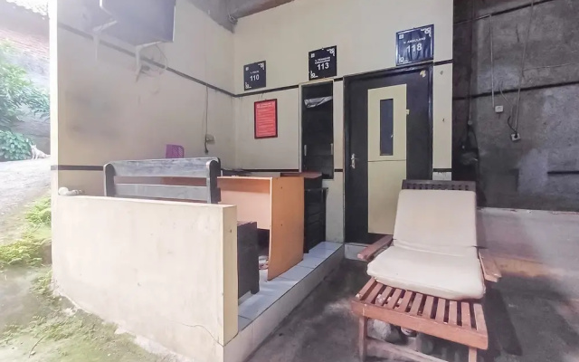 RedDoorz Syariah near Universitas Muhammadiyah Cirebon