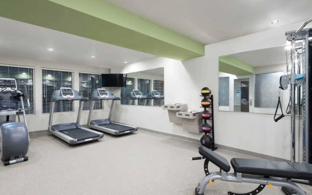 Woodspring Suites Wilmington Riverfront