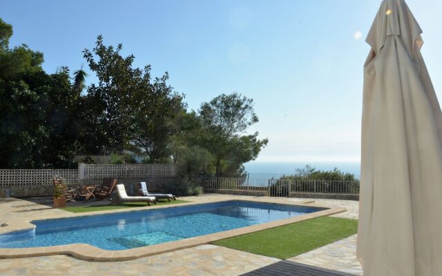 Gorgeous Villa in Ambolo With Private Swimming Pool