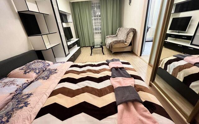 На Север на улице Полярные зори