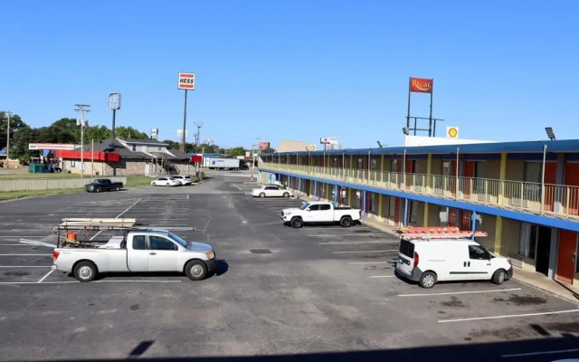 Regal Inn