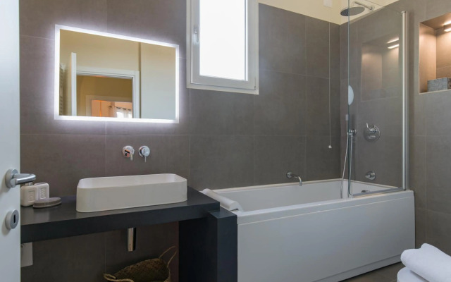 Panoramic Roof Apartment