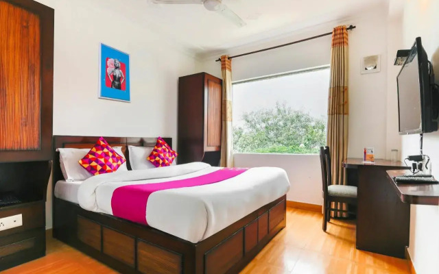 Oyo 32589 Sky Hotel