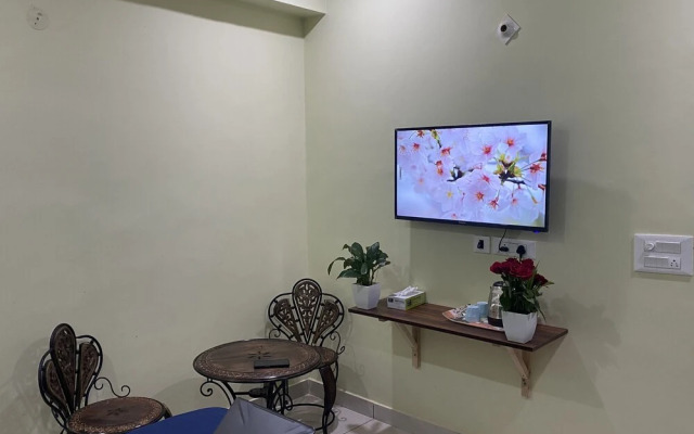 Pause LAVISH Living Gurgaon