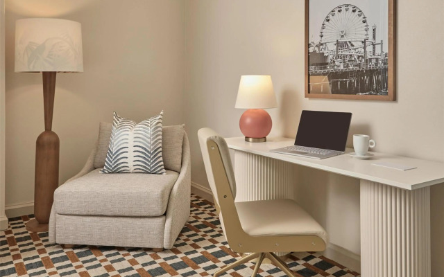 Hyatt Centric Delfina Santa Monica