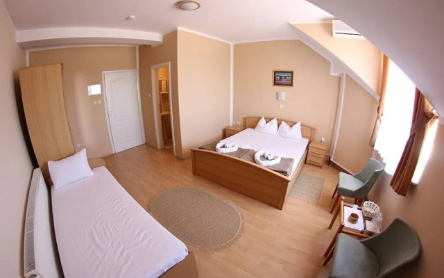 Hotel Lux