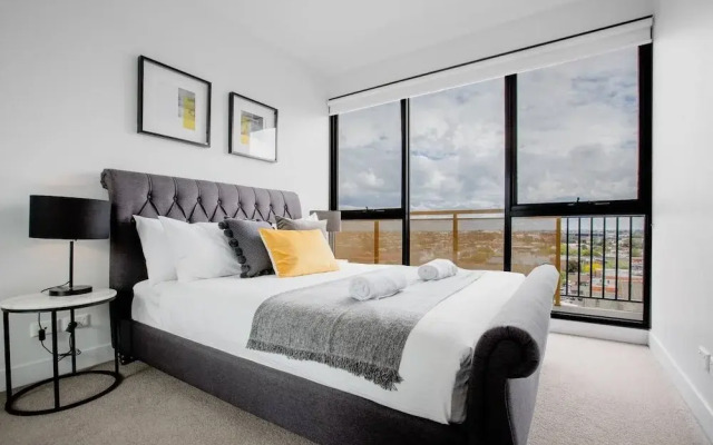 Elegant 2br@footscray Station