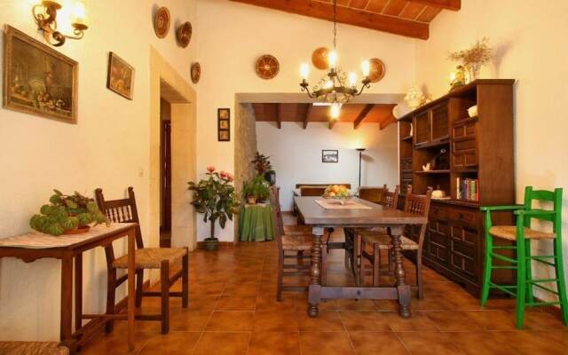 Villa - 4 Bedrooms with Pool - 103228