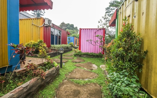 Hotel Container Inn Puncak Mitra RedDoorz