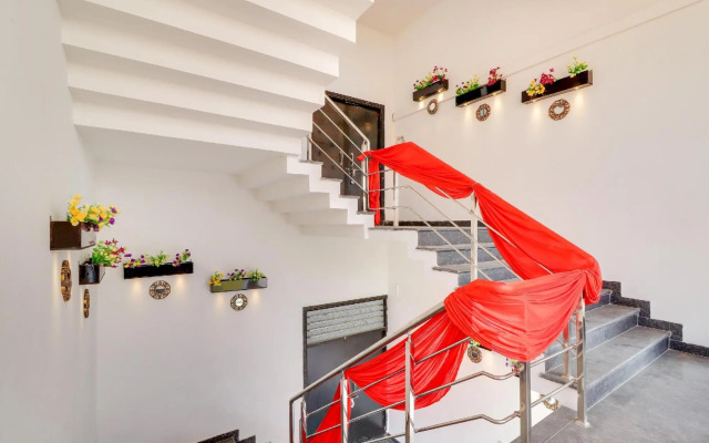 SPOT ON 65353 Hotel Triupati Lawn