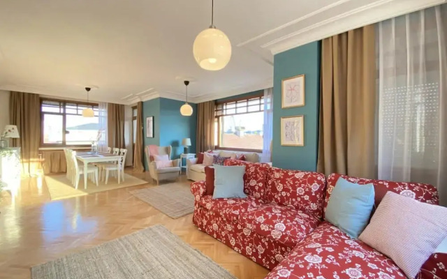 MISSAFIR Spacious Duplex Flat near Bagdat Street
