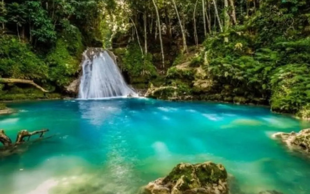 Private Pool Draxhall Gated Gym Tennis Full AC