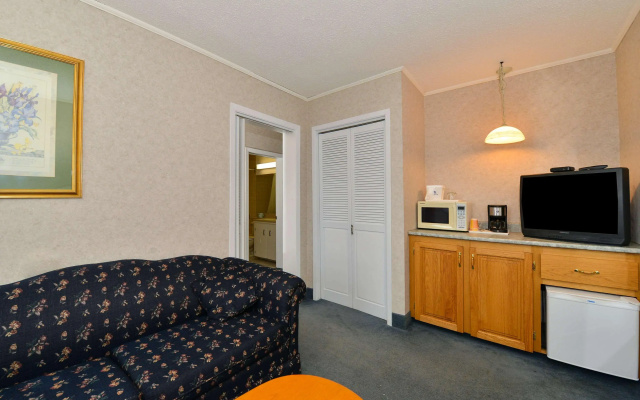 Canadas Best Value Inn and Suites Woodstock