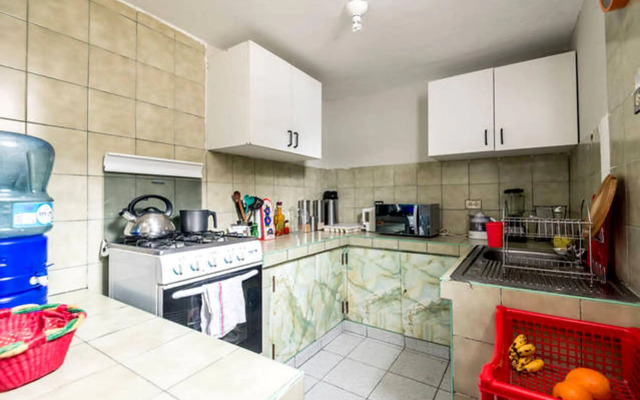 Pier 242 Miraflores B&B