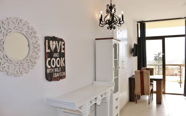 Apartamentos Puerto Marina