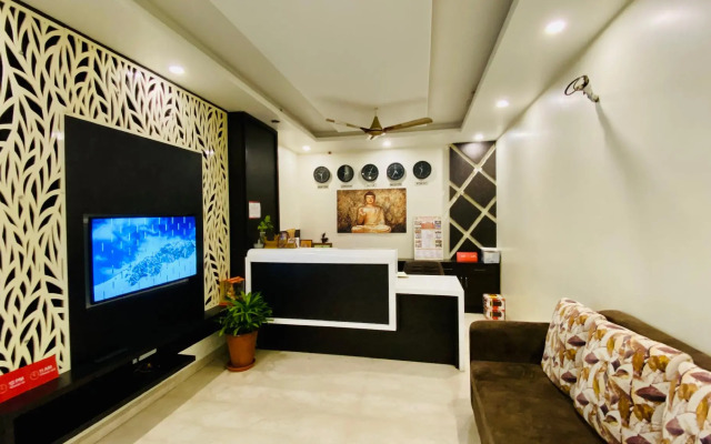 OYO 24106 Shri Raj Laxmi Palace