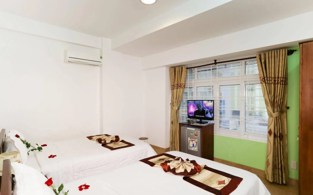 Little Gold Hotel